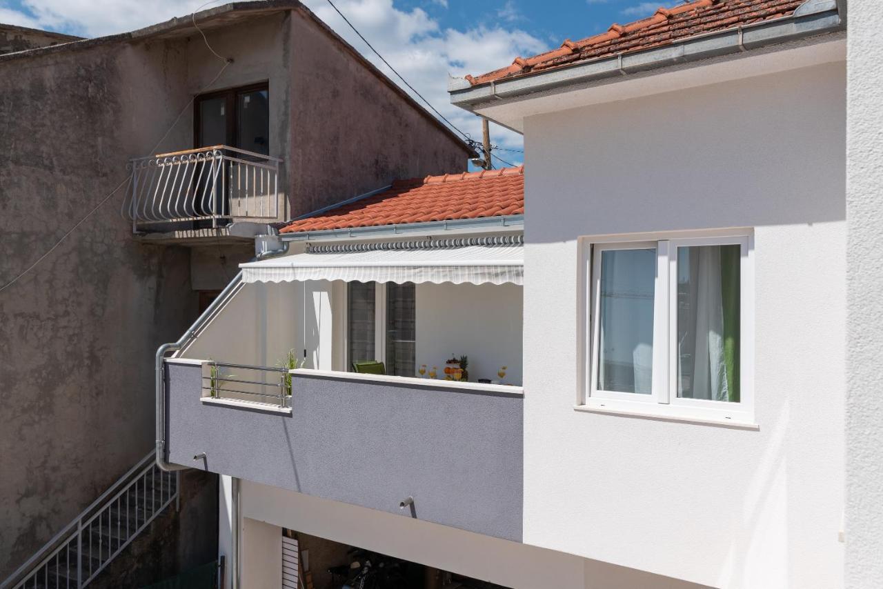 Apartment Roko Traù Esterno foto