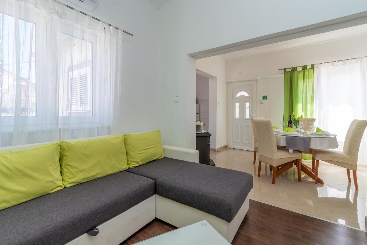 Apartment Roko Traù Esterno foto