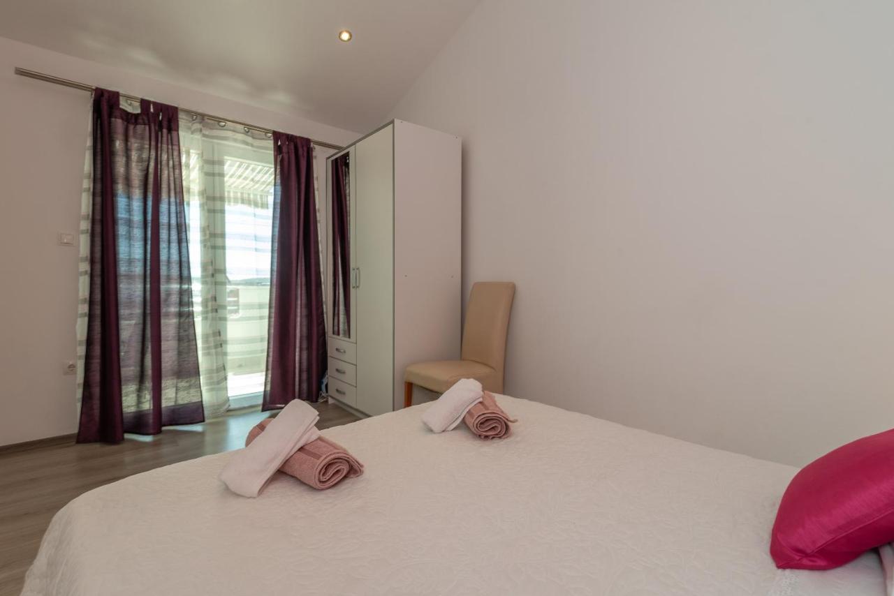 Apartment Roko Traù Esterno foto