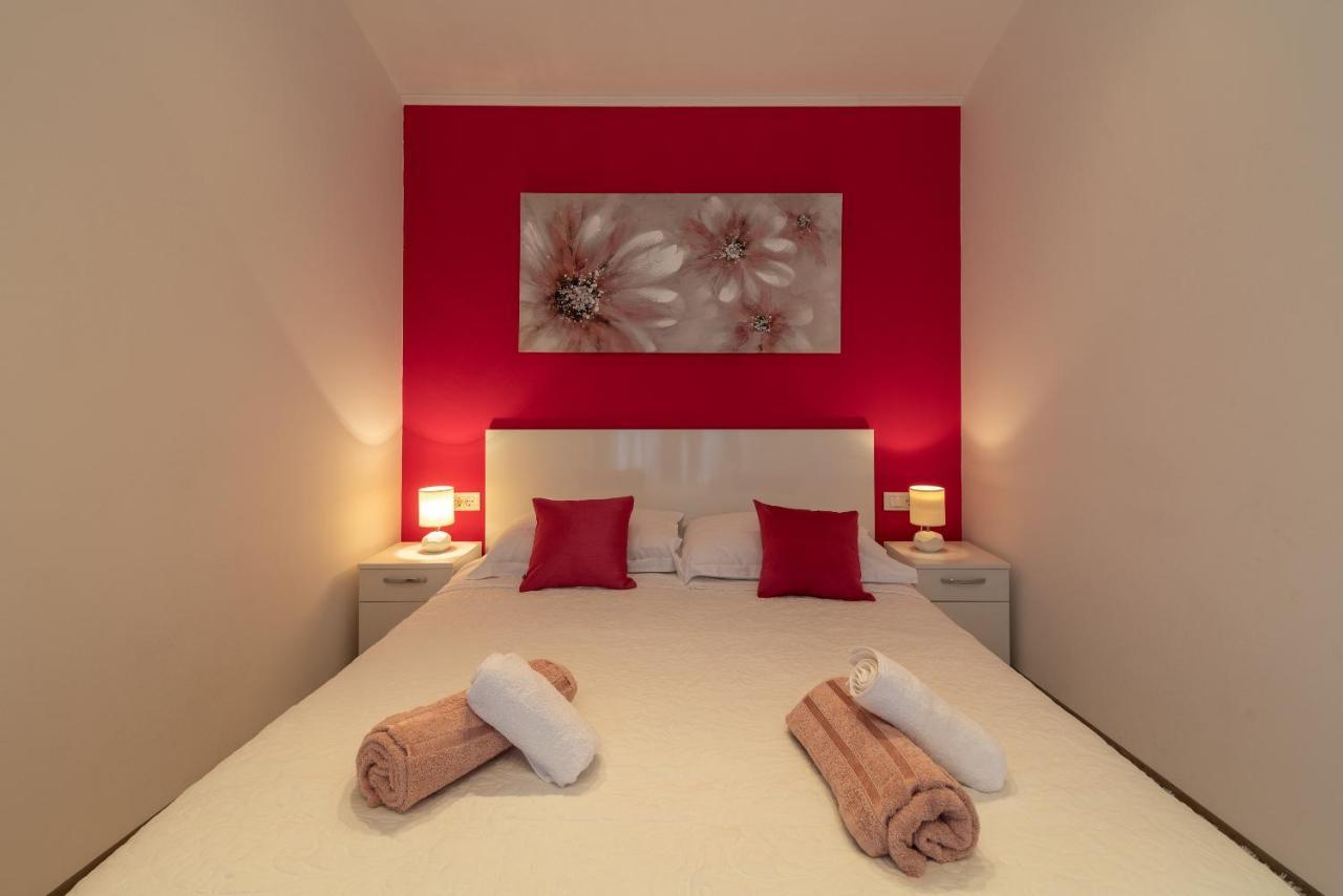 Apartment Roko Traù Esterno foto